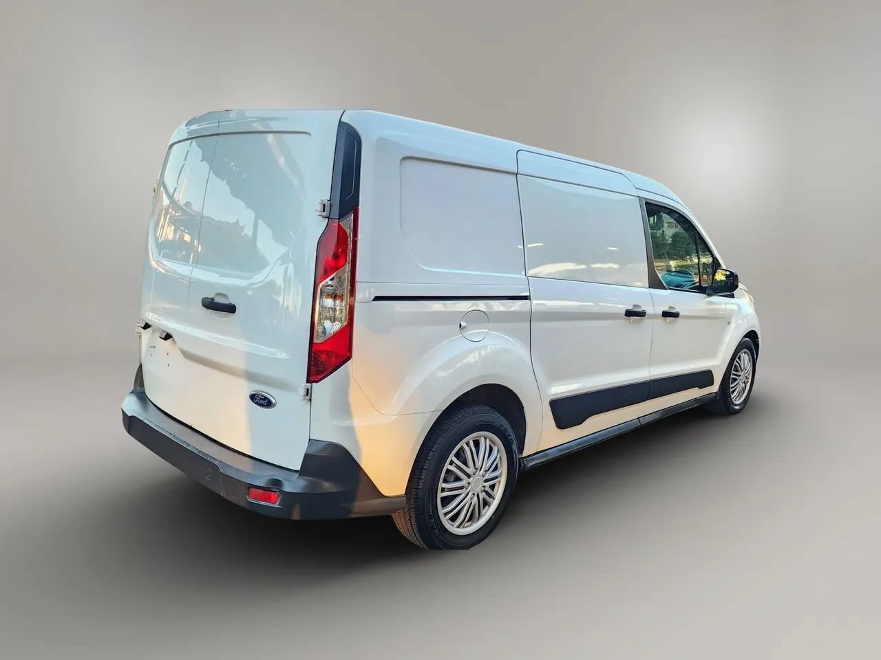 Used 2015 Ford Transit Connect XLT FWD image 8
