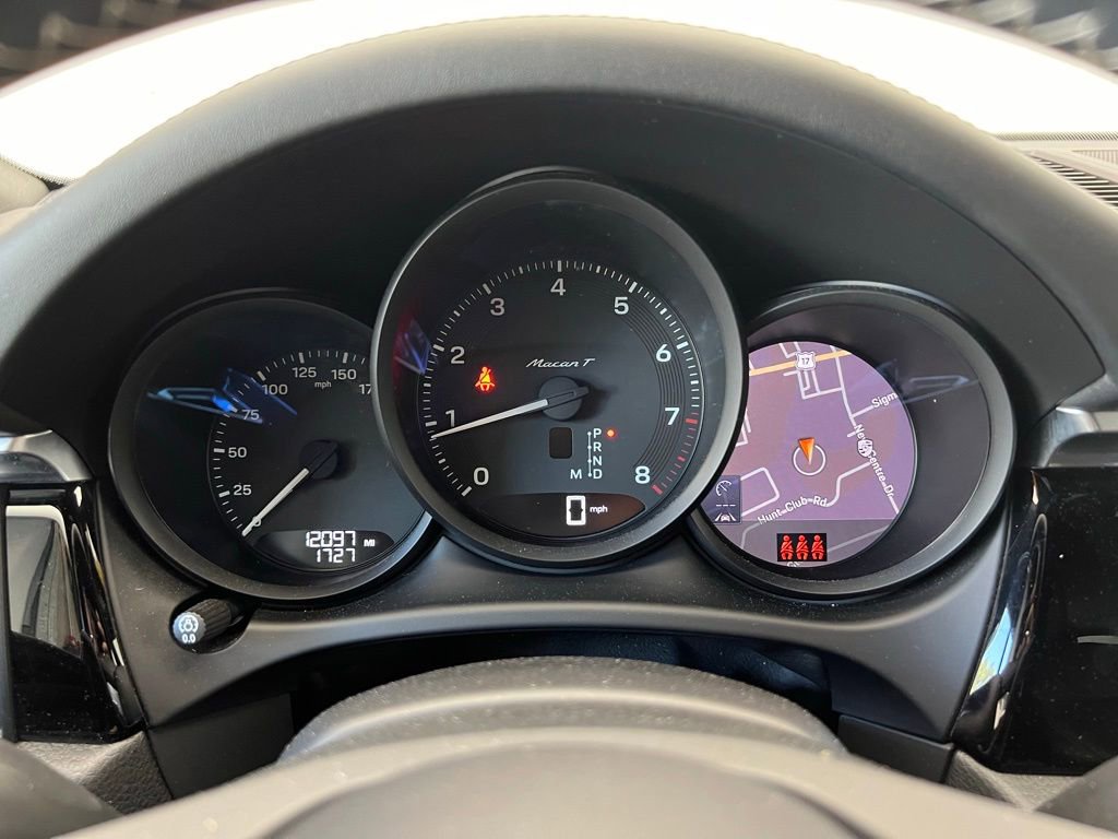 Used 2023 Porsche Macan Turbo image 10