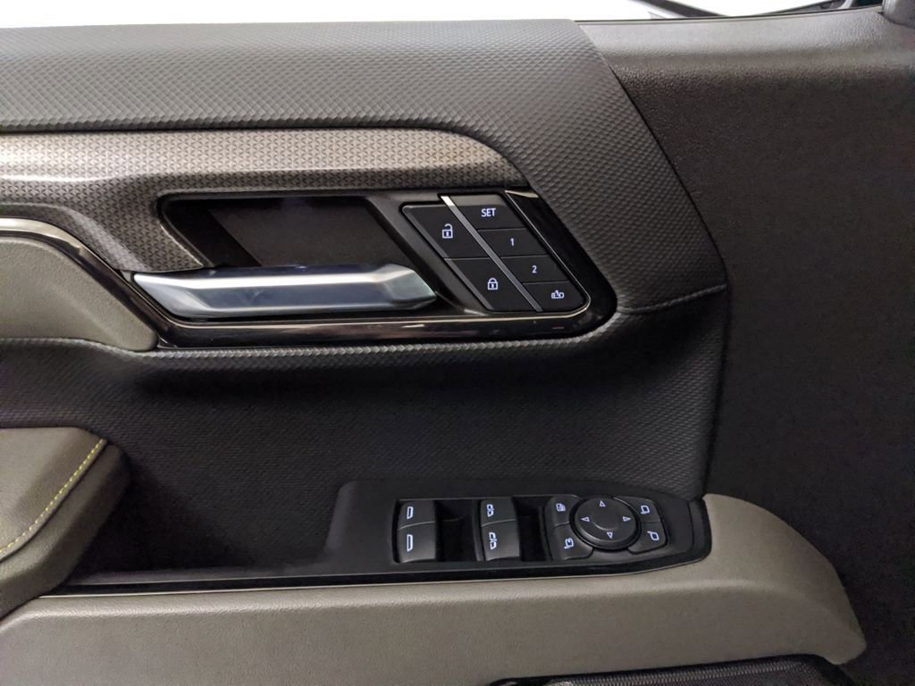 Used 2024 Chevrolet Silverado 1500 ZR2 w/ Technology Package image 15