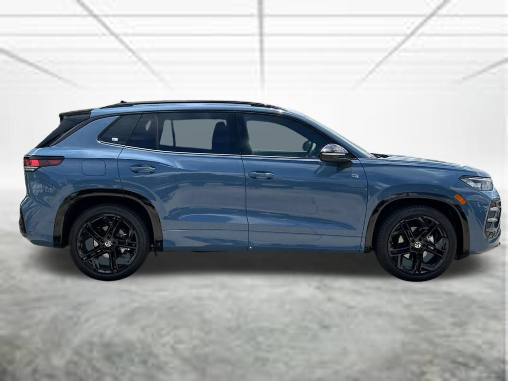 New 2026 Volkswagen Tiguan SE R-Line FWD image 6