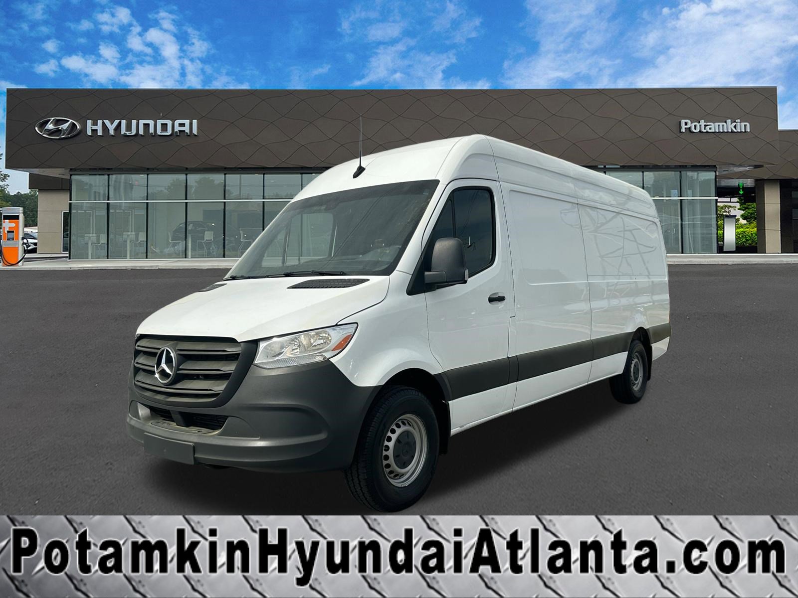 Used 2023 Mercedes-Benz Sprinter 2500 image 1