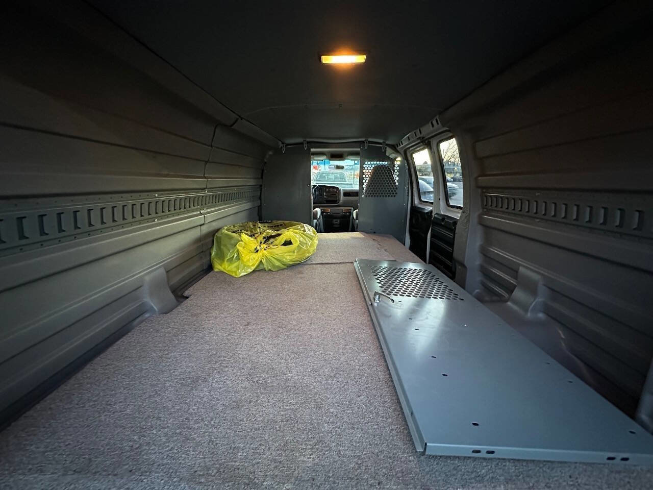 Used 2001 Chevrolet Express 1500 image 38