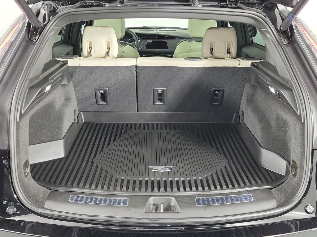 Certified 2022 Cadillac XT4 Sport FWD image 8