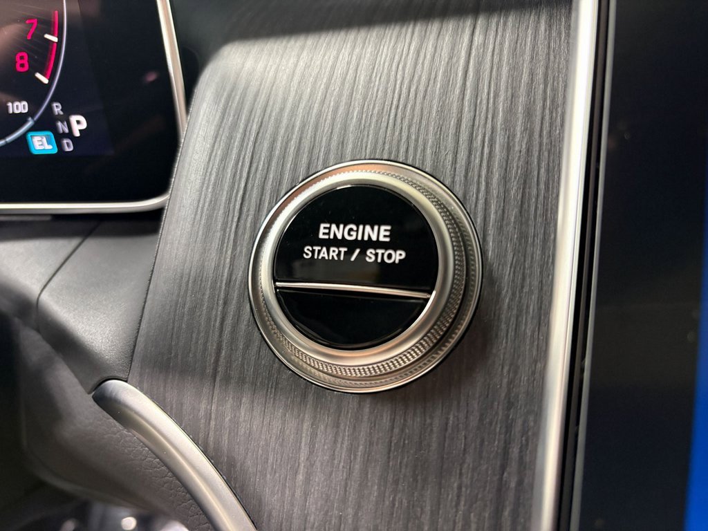 Used 2025 Mercedes-Benz GLC 350e 4MATIC w/ AMG Line image 16