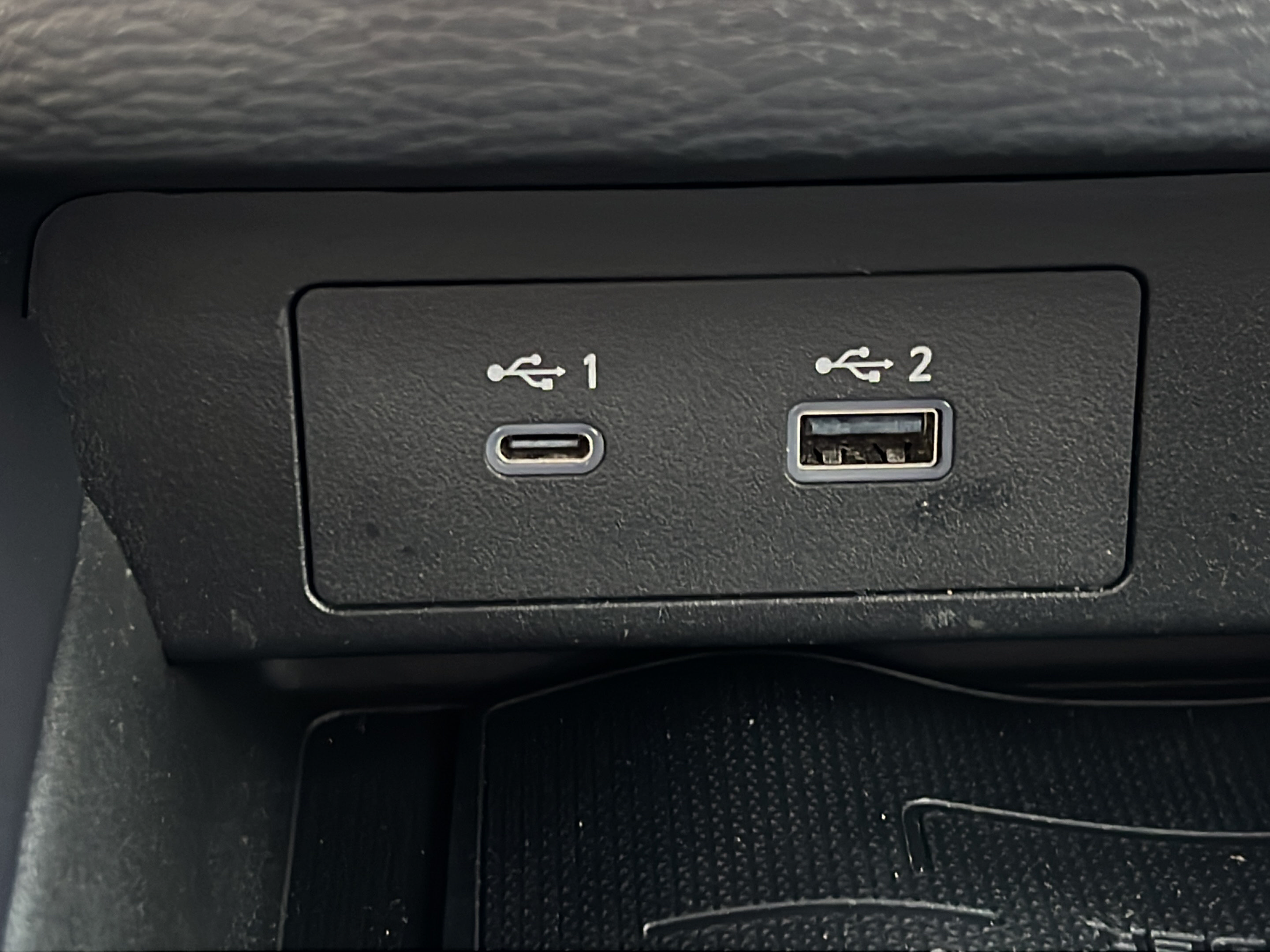 Used 2023 Mitsubishi Outlander SE FWD image 16