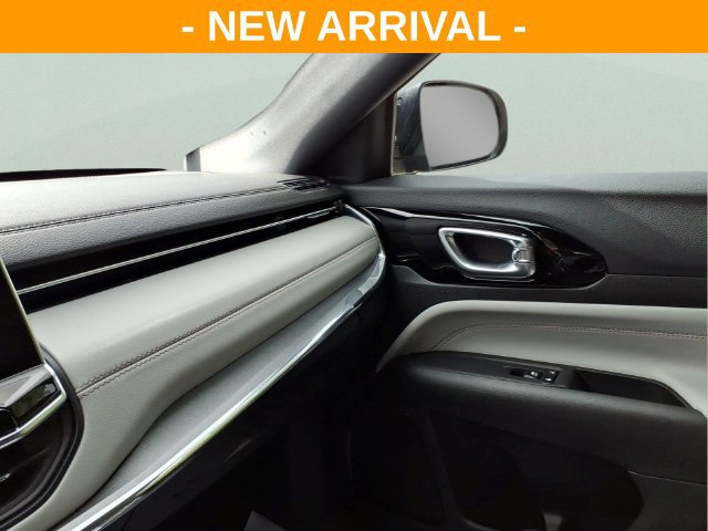 Used 2024 Jeep Compass Limited AWD/4WD image 29