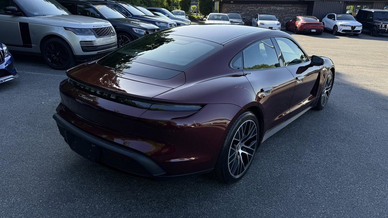 Used 2022 Porsche Taycan RWD image 22