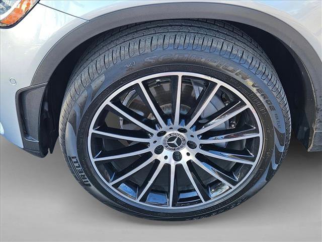 Used 2021 Mercedes-Benz GLC 300 4MATIC image 23