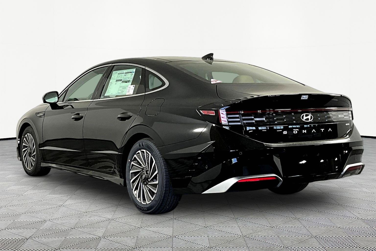 New 2026 Hyundai Sonata Limited FWD image 4