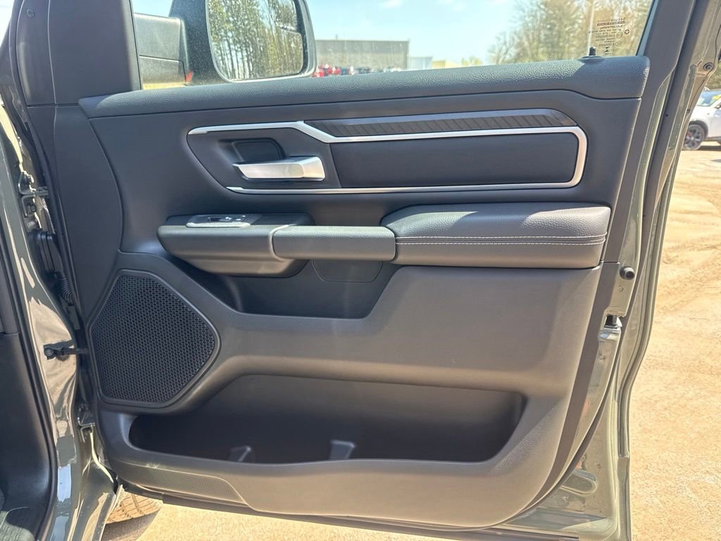 New 2026 RAM 1500 4x4 Crew Cab image 31
