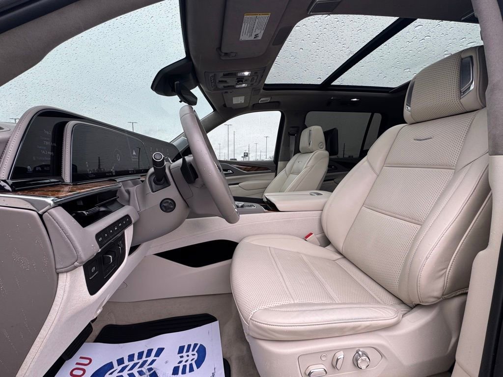 Used 2024 Cadillac Escalade ESV Sport Platinum w/ LPO, ONYX Package AWD/4WD image 27
