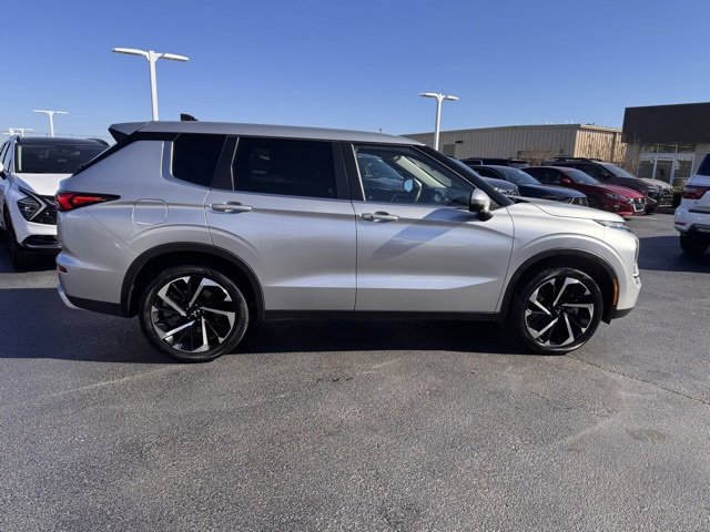Used 2024 Mitsubishi Outlander SE image 6