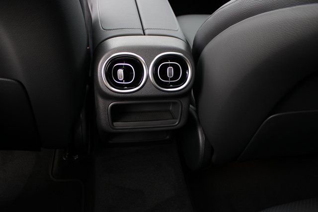 New 2026 Mercedes-Benz GLC 300 4MATIC image 32