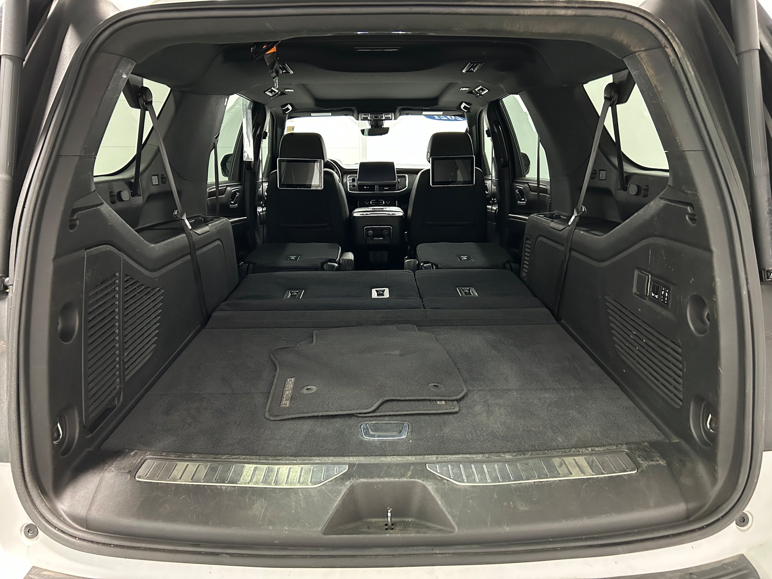 Used 2021 Chevrolet Suburban High Country w/ Premium Package AWD/4WD image 39