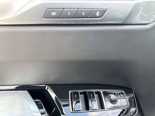 Certified 2025 Cadillac Escalade Premium Luxury Platinum image 23