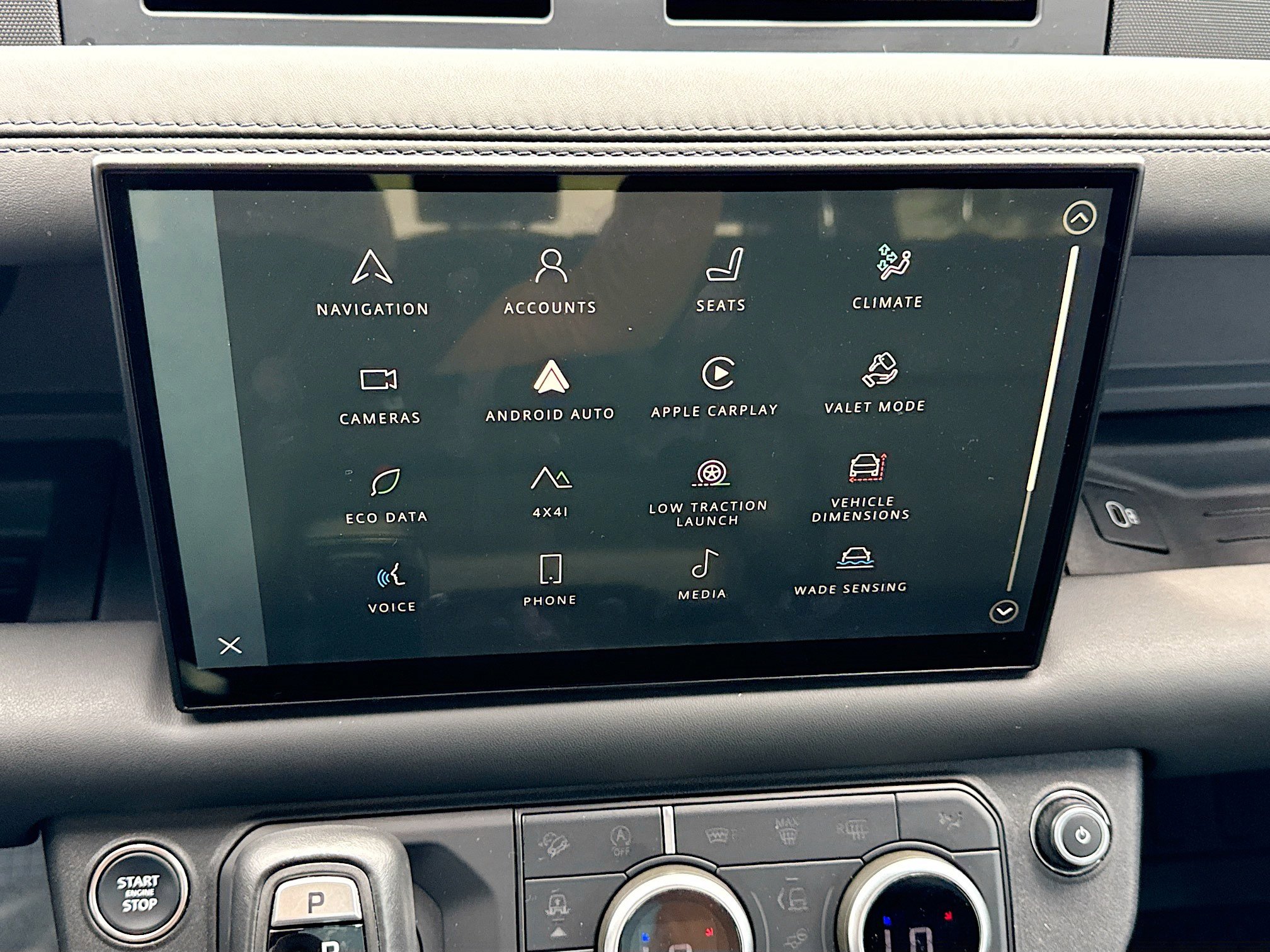 Used 2023 Land Rover Defender 90 V8 image 29