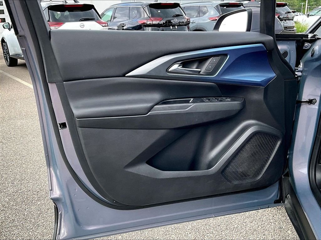Used 2024 Chevrolet Equinox EV LT FWD image 9