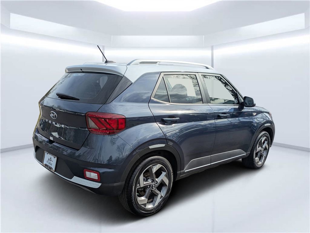 Certified 2025 Hyundai Venue Limited image 3