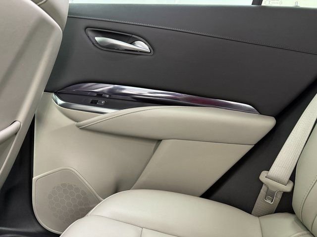 Used 2023 Cadillac XT4 Luxury w/ Cold Weather Package image 34