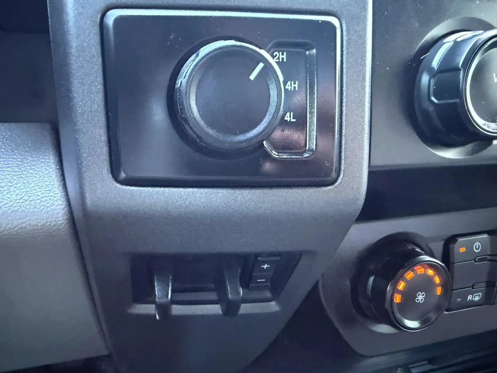 Used 2020 Ford F250 XL w/ Power Equipment Group AWD/4WD image 18