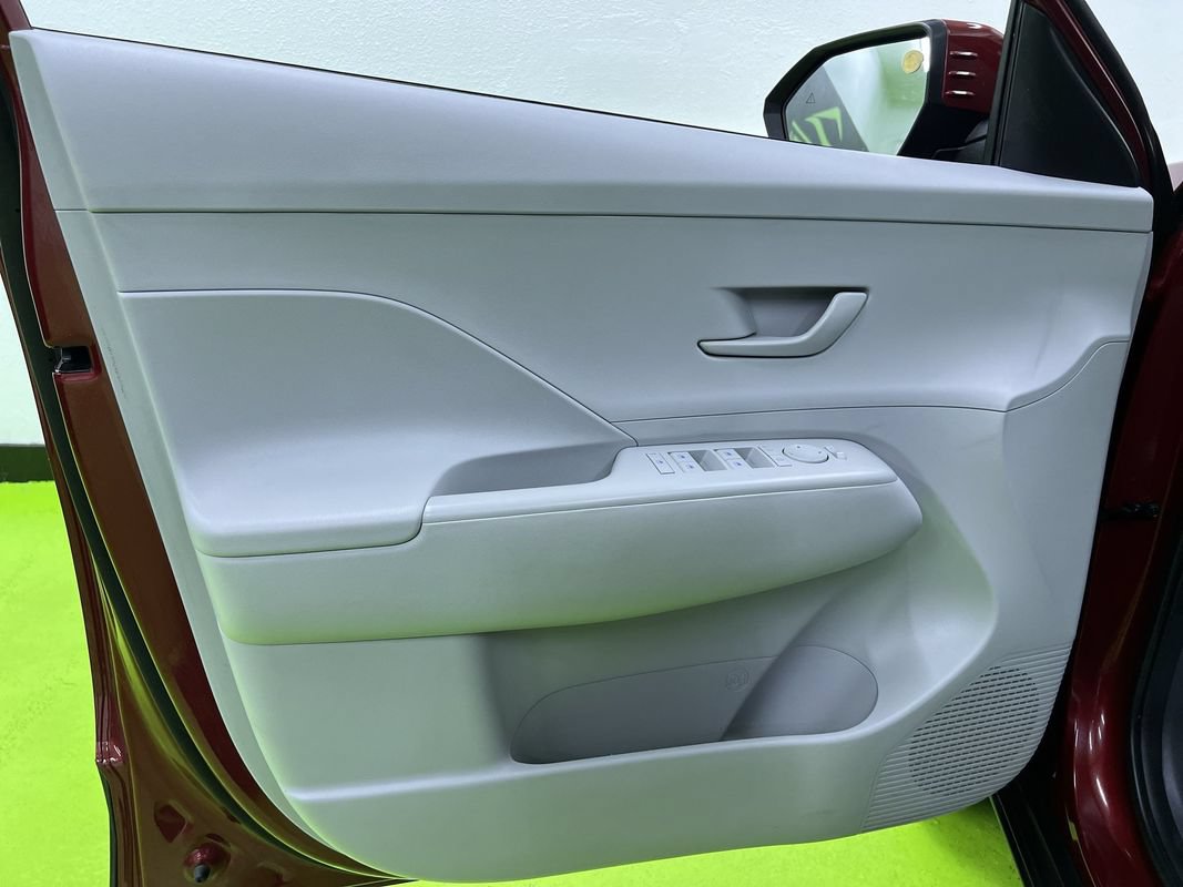 Used 2025 Hyundai Kona SEL FWD image 14
