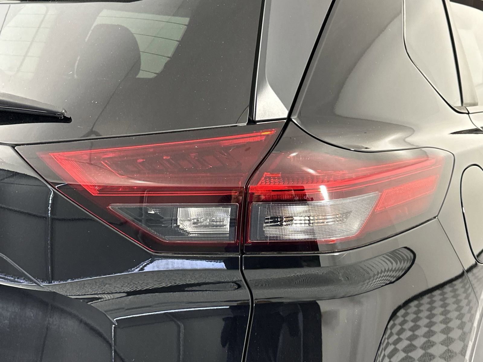 Used 2022 Nissan Rogue SV image 25