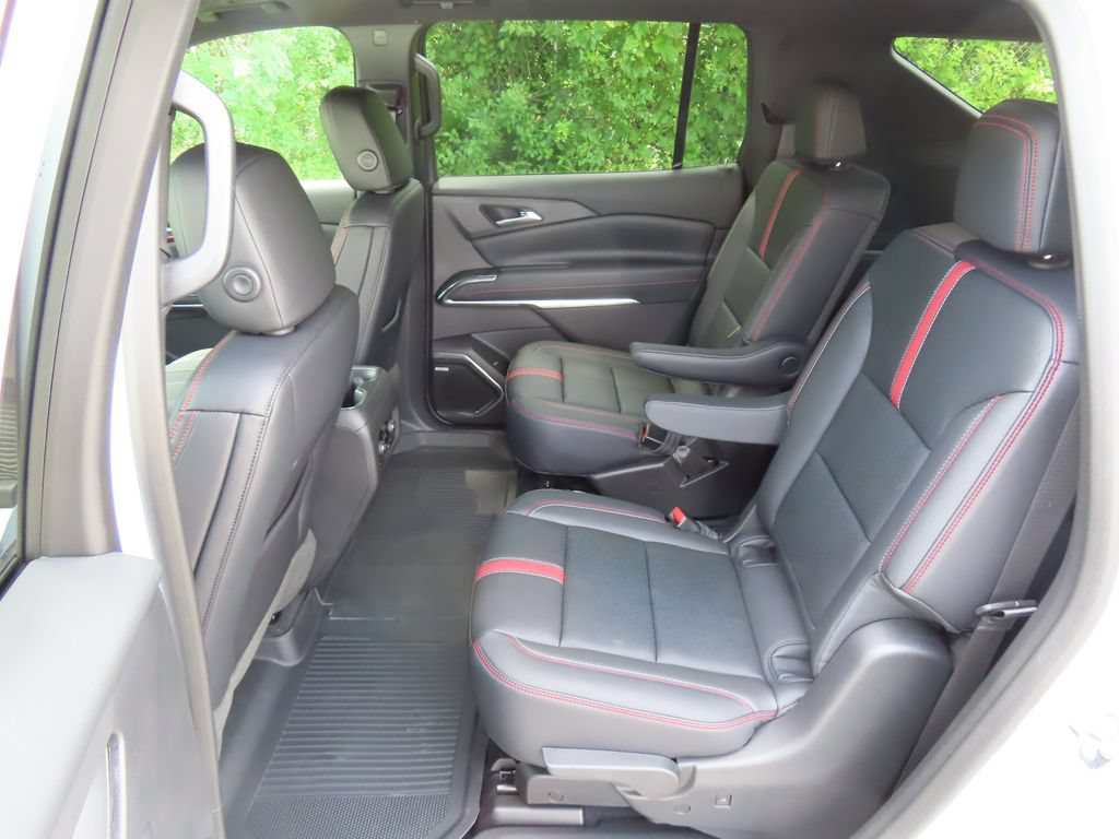 New 2026 Chevrolet Traverse RS w/ LPO, Floor Liner Package AWD/4WD image 27