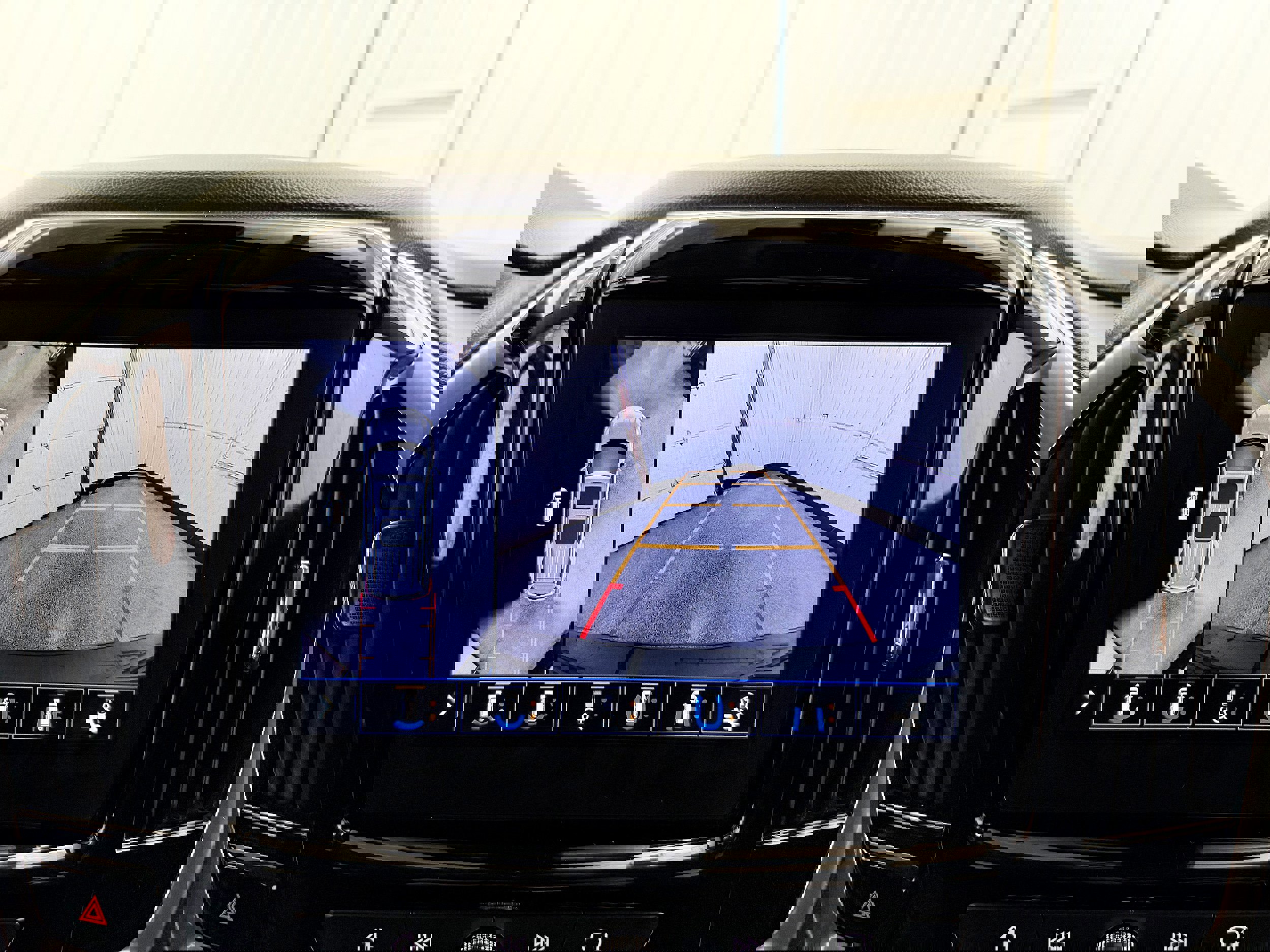 Used 2021 Chevrolet Traverse RS image 18