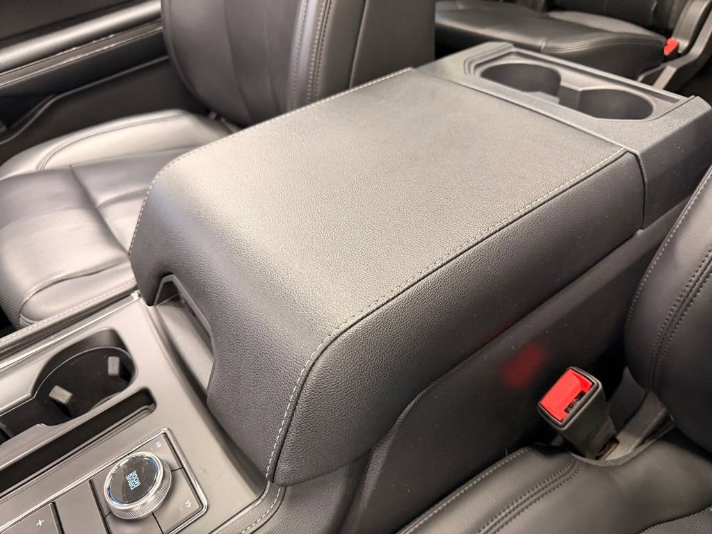 Used 2023 Ford Expedition XLT image 37