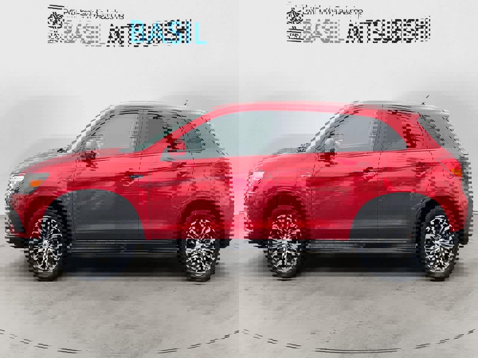 Used 2016 Mitsubishi Outlander Sport ES image 2