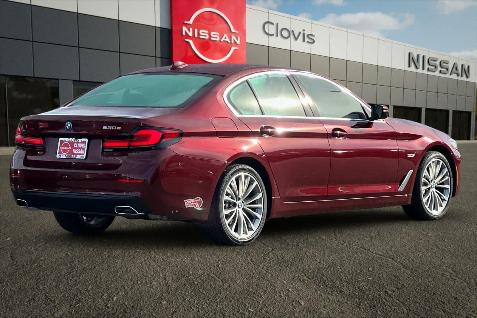 Used 2023 BMW 530e RWD image 3