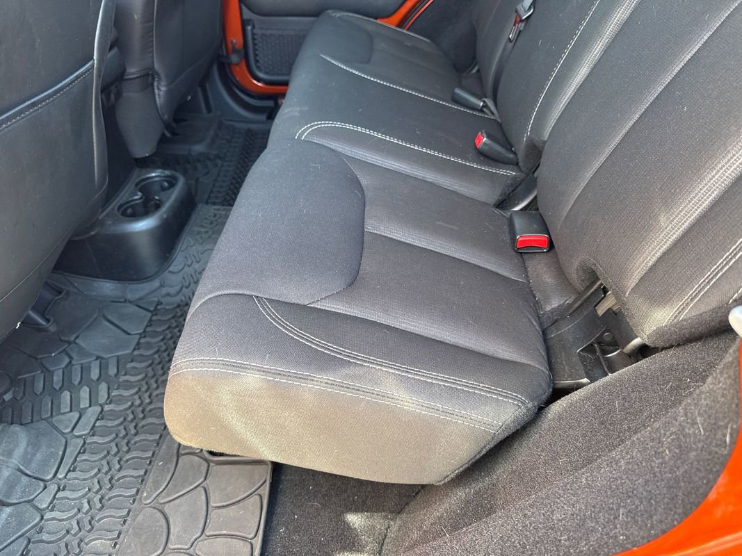 Used 2014 Jeep Wrangler Unlimited Rubicon w/ Connectivity Group AWD/4WD image 38