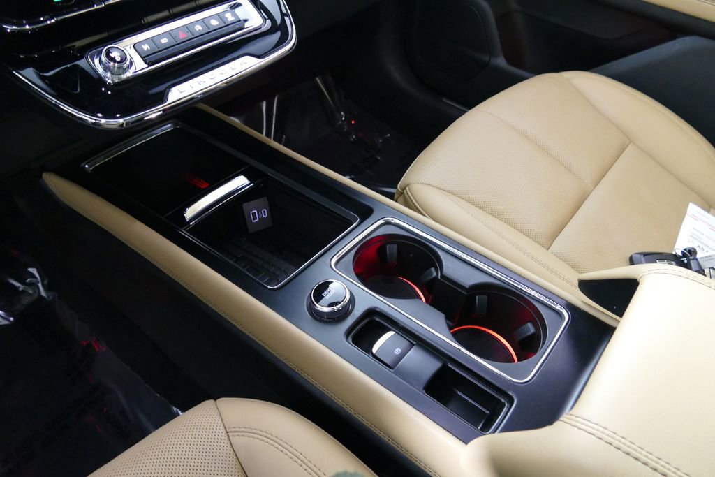 Used 2023 Lincoln Corsair Reserve w/ Equipment Group 201A image 11