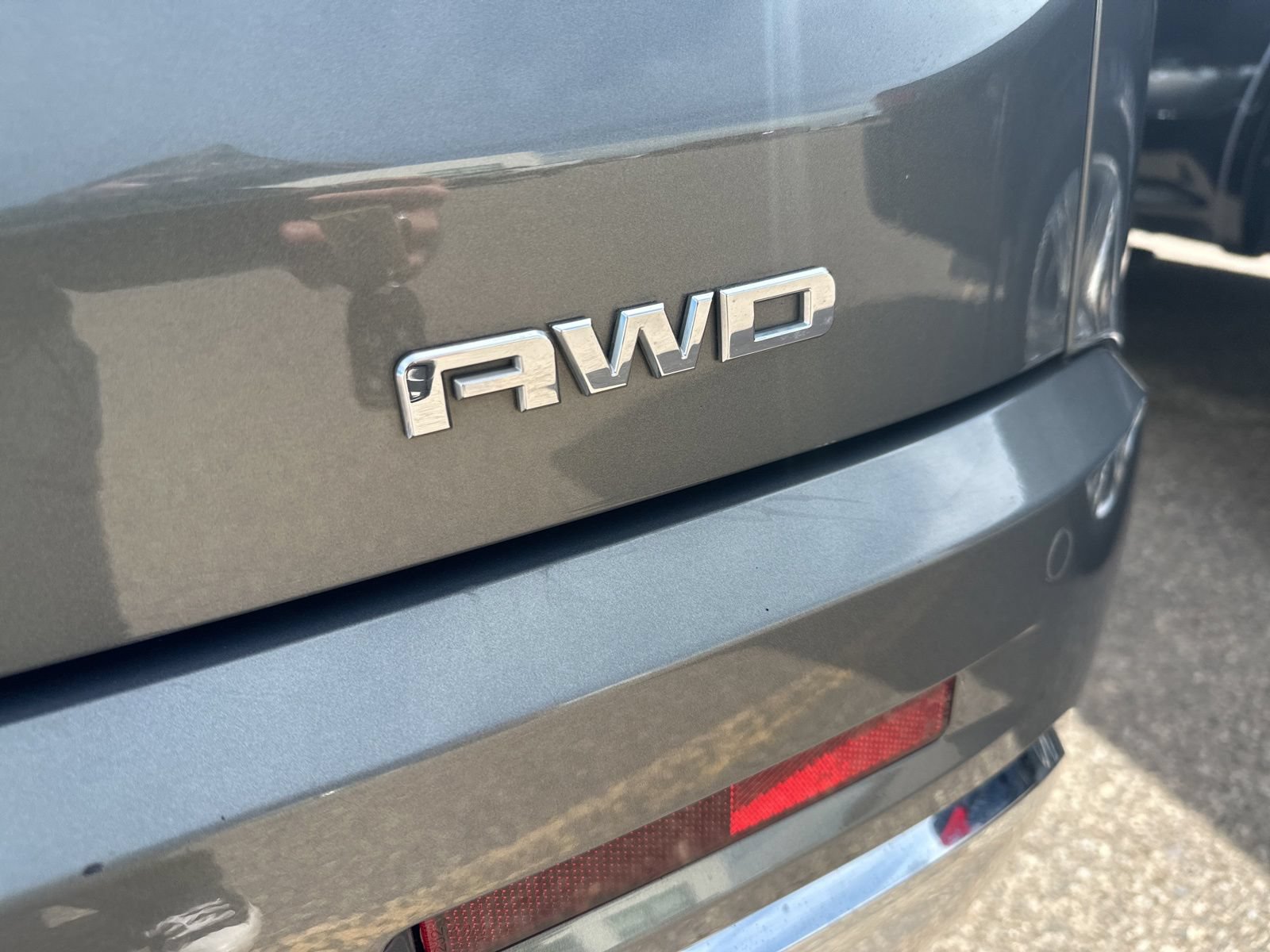 Used 2018 GMC Acadia Denali AWD/4WD image 6
