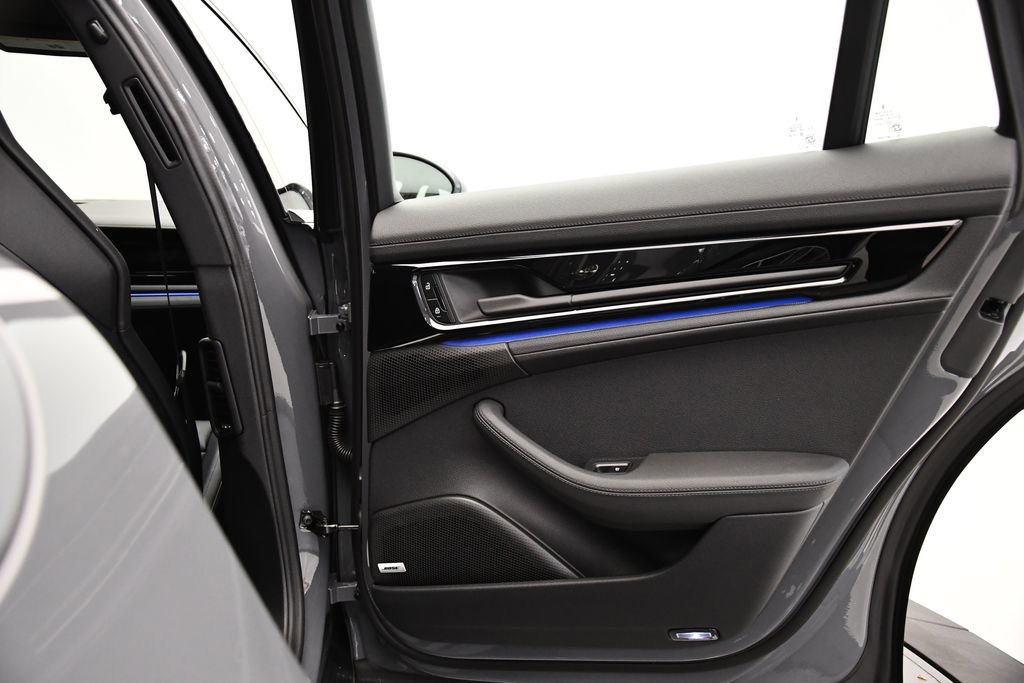 Used 2025 Porsche Panamera image 51