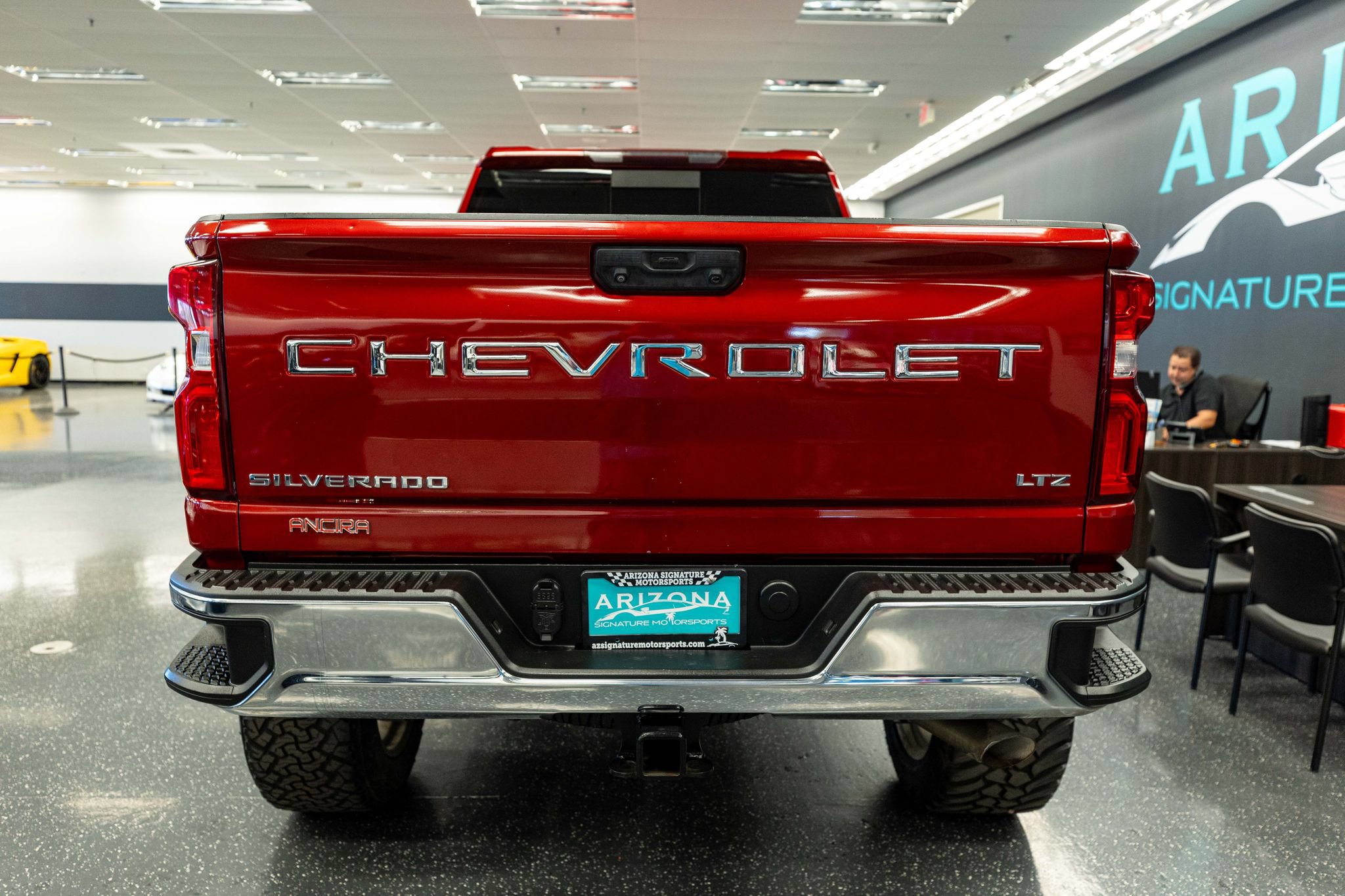 Used 2021 Chevrolet Silverado 2500 LTZ w/ LTZ Convenience Package AWD/4WD image 6