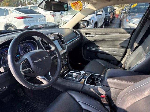 Used 2016 Chrysler 300 Limited AWD/4WD image 10