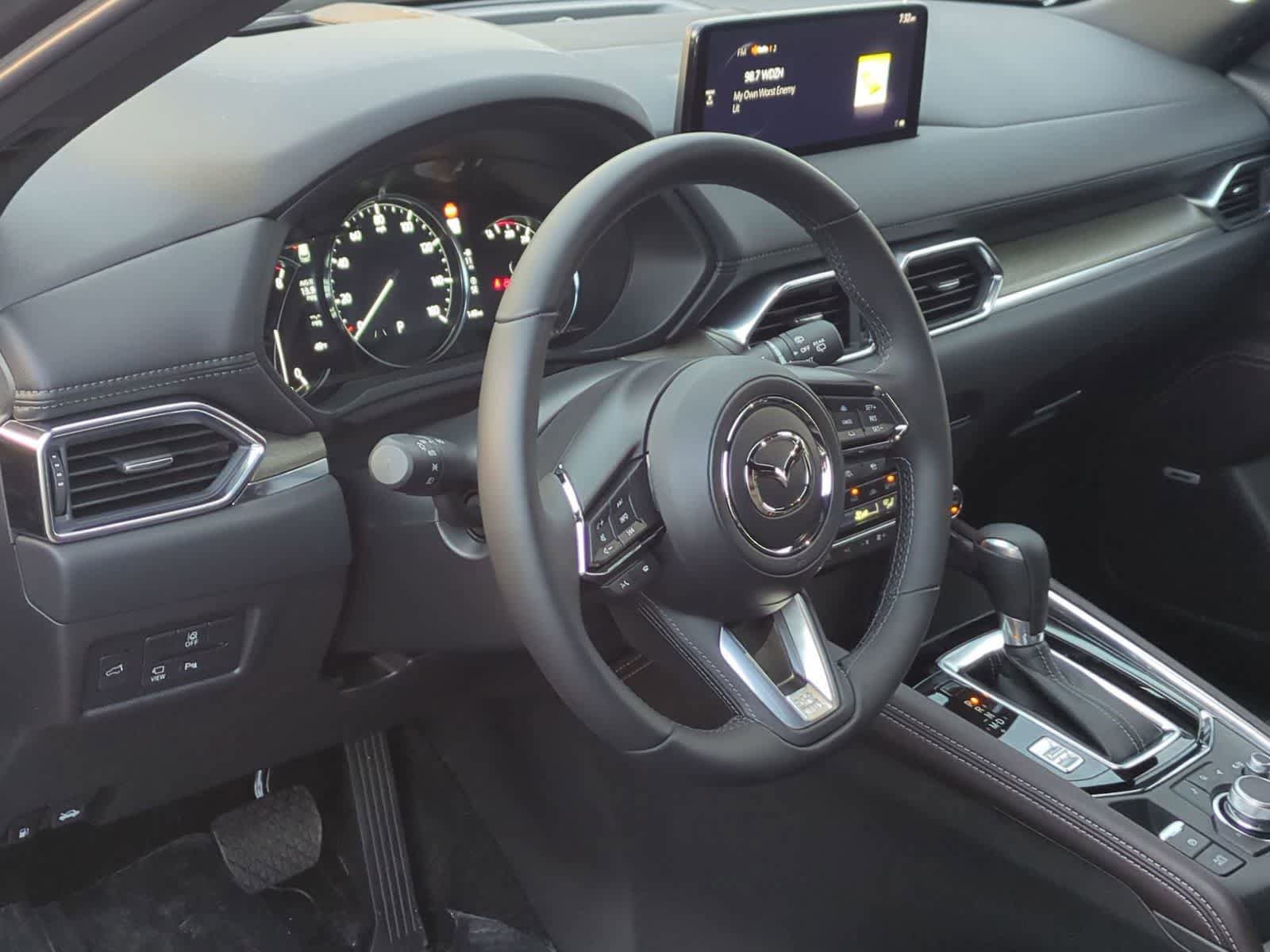 New 2025 MAZDA CX-5 Signature image 2