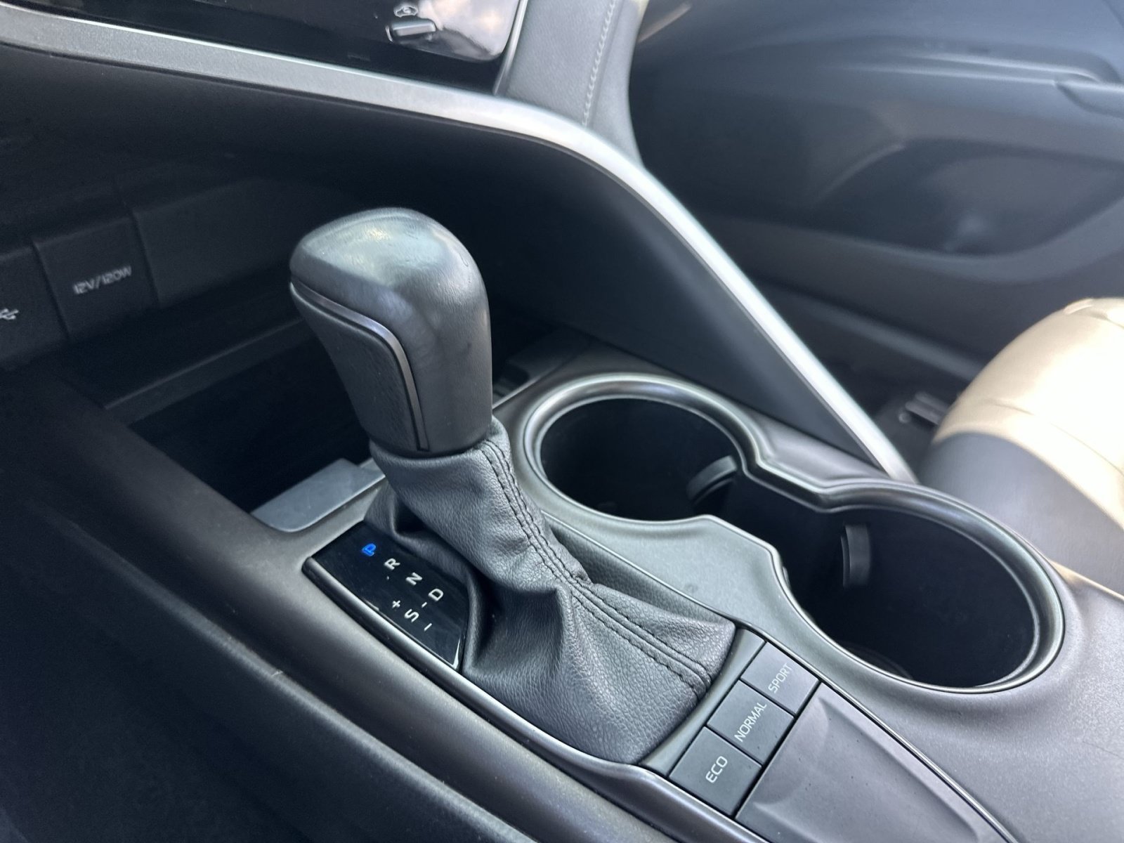 Used 2024 Toyota Camry SE FWD image 29
