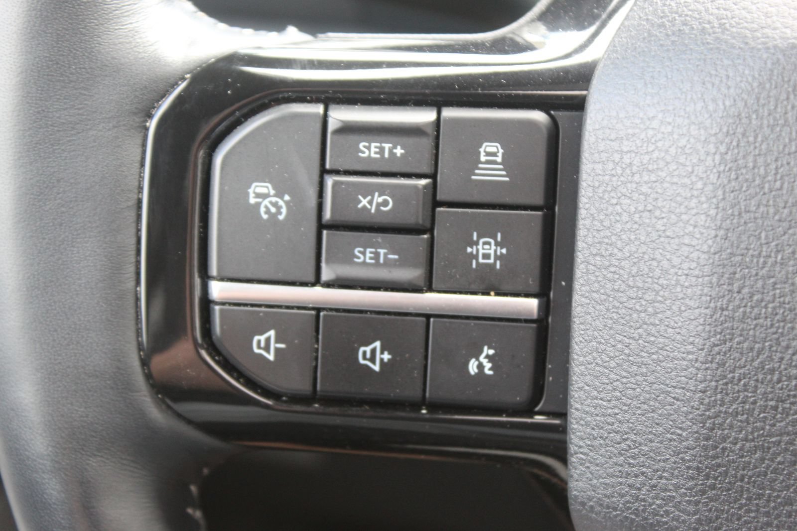 Used 2023 Ford F150 Lightning Platinum AWD/4WD image 32
