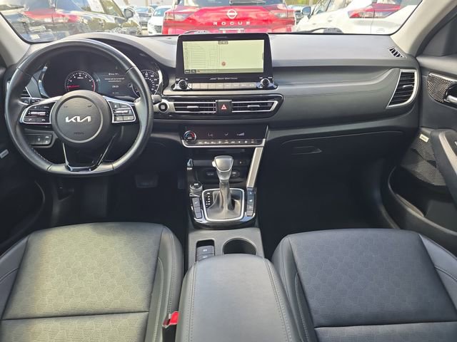 Used 2023 Kia Seltos SX image 12