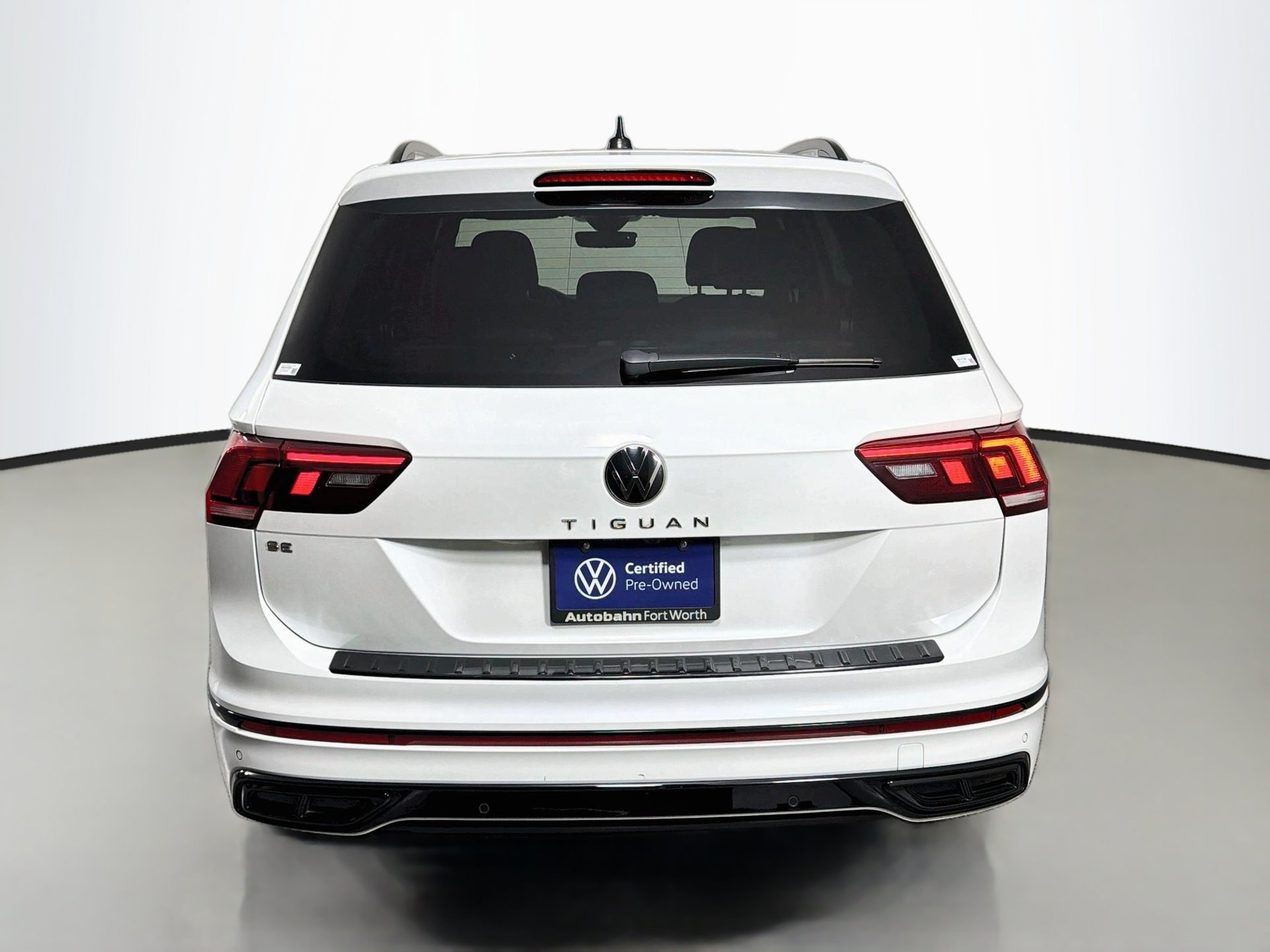 Certified 2023 Volkswagen Tiguan SE R-Line FWD image 6
