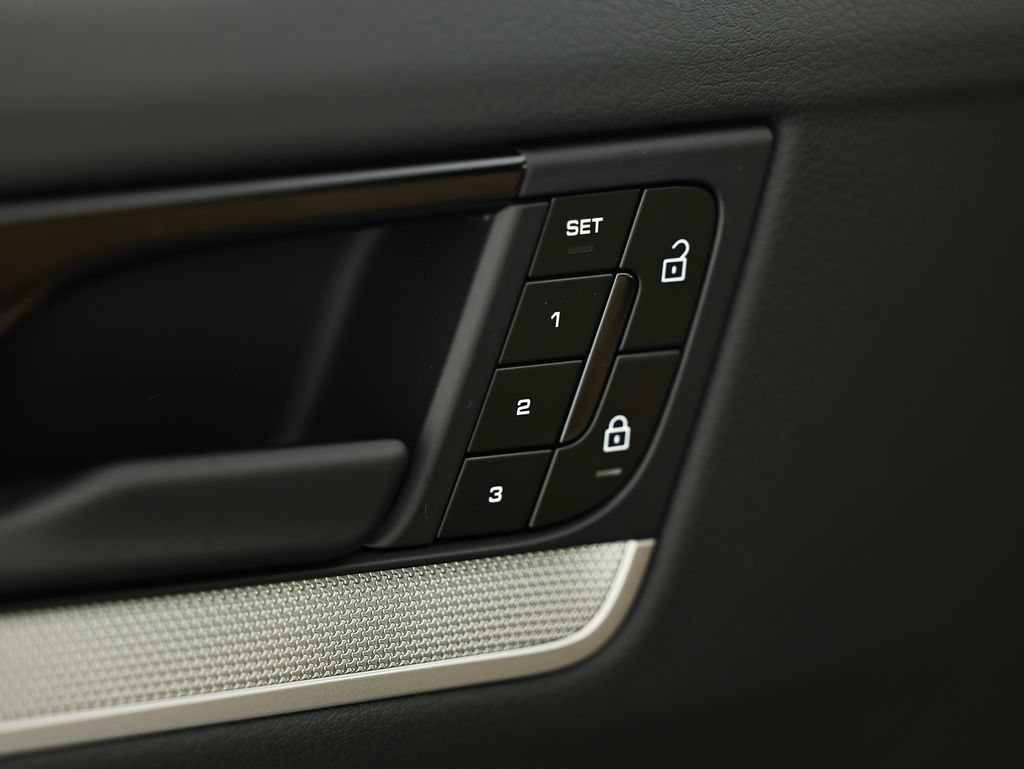 New 2026 Porsche Cayenne AWD/4WD image 19