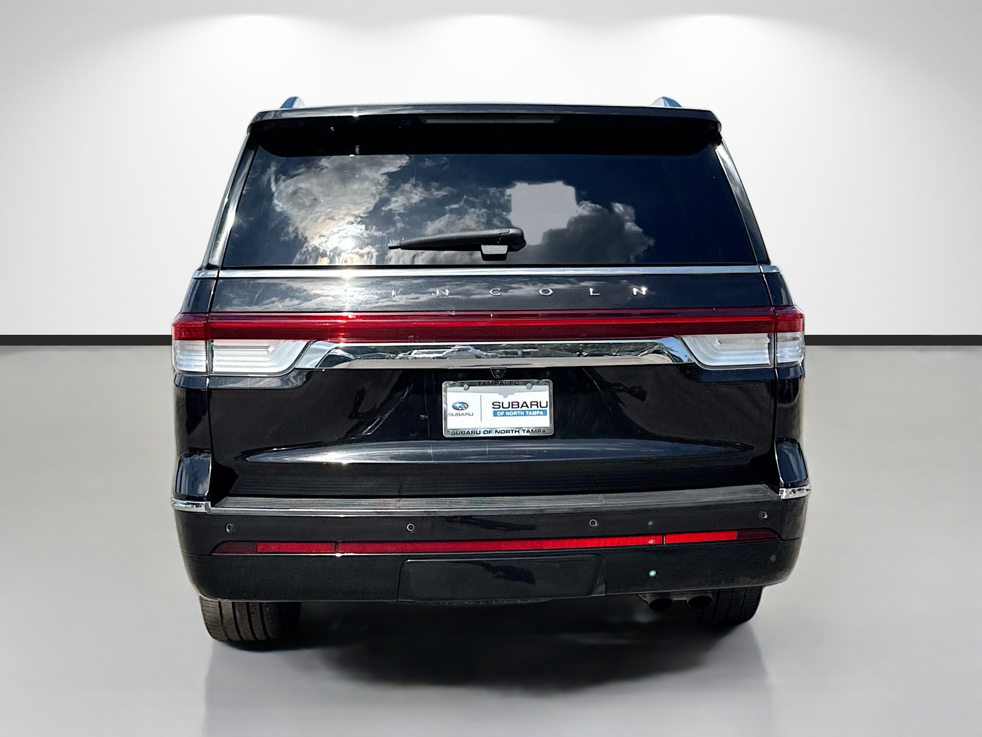 Used 2022 Lincoln Navigator Reserve AWD/4WD image 4