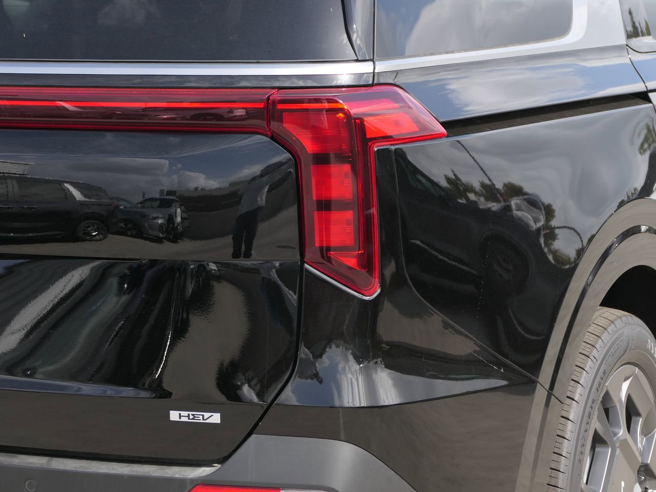 New 2026 Kia Carnival SX image 4