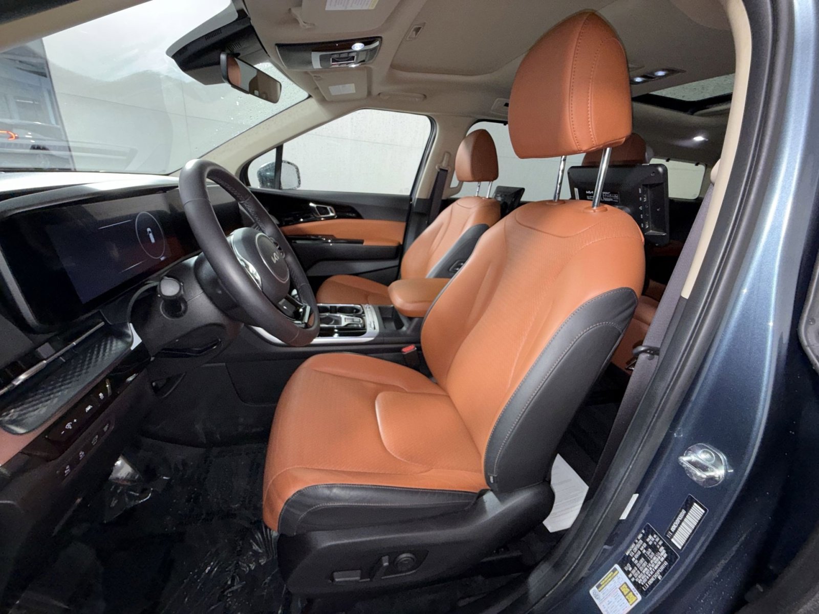 Used 2023 Kia Carnival SX Prestige FWD image 13