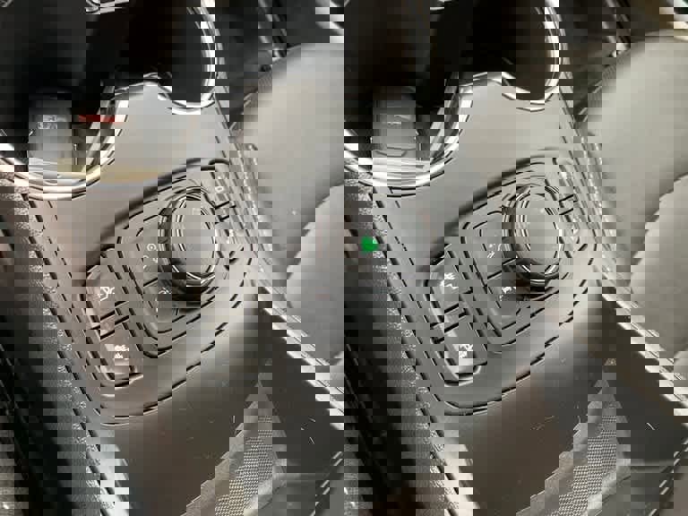 Used 2024 GMC Terrain SLT w/ Infotainment Package II AWD/4WD image 14