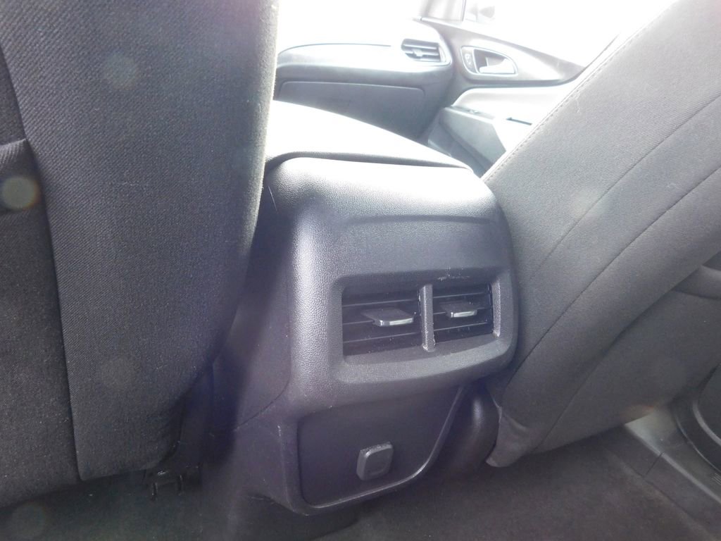 Used 2018 Chevrolet Equinox LT image 12