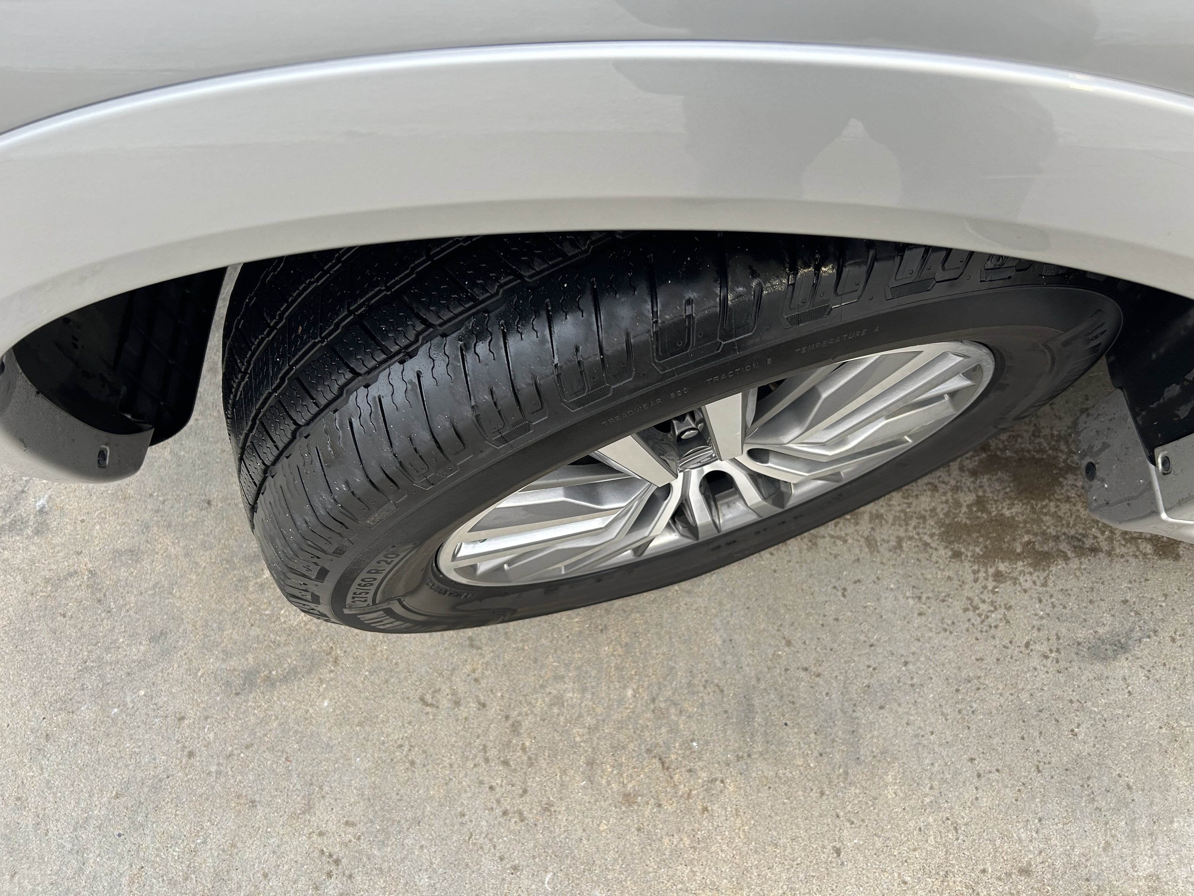 Used 2021 Nissan Armada SL w/ Captain's Chairs Package image 10