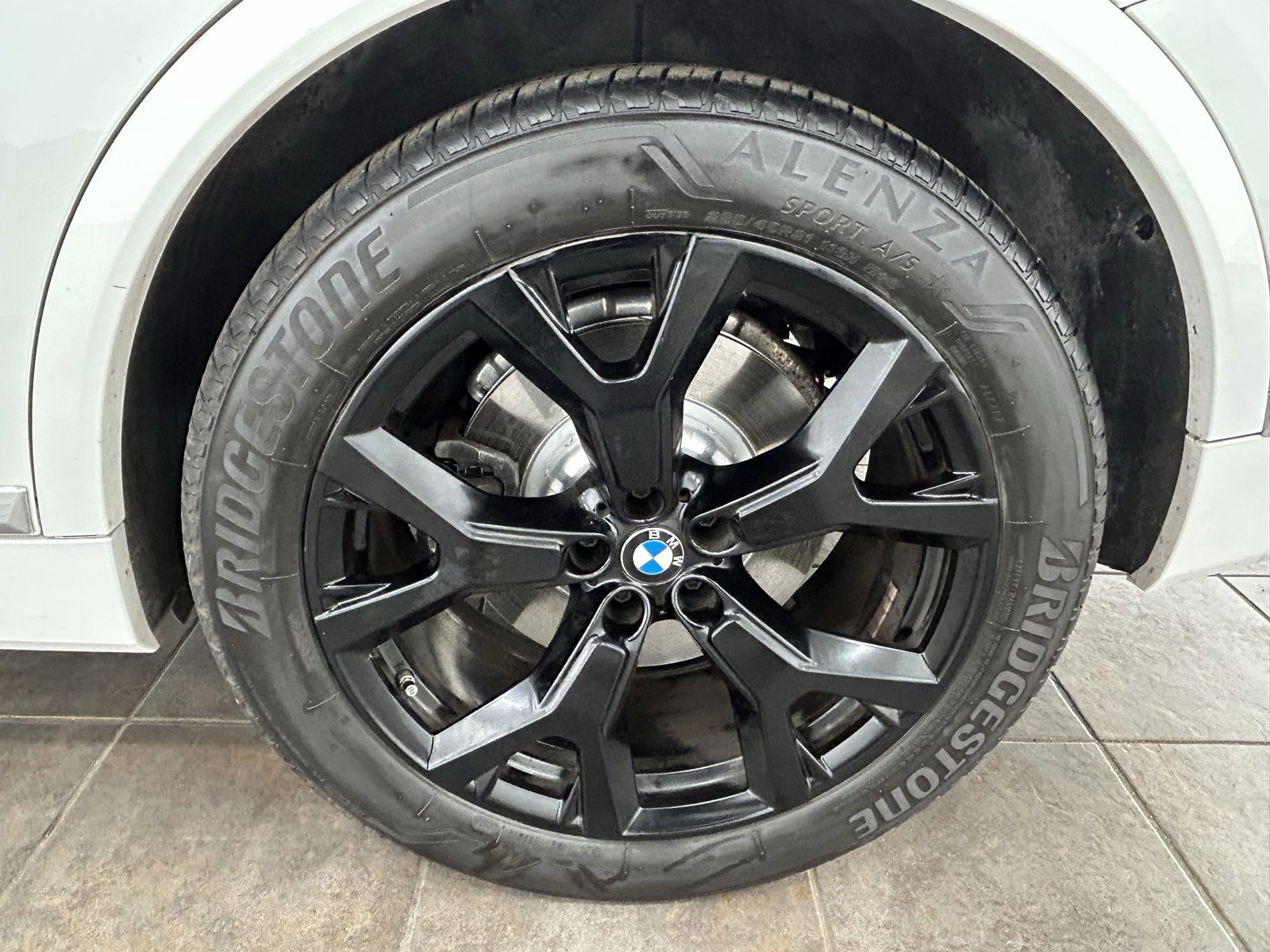 Used 2023 BMW X7 xDrive40i w/ Executive Package image 39